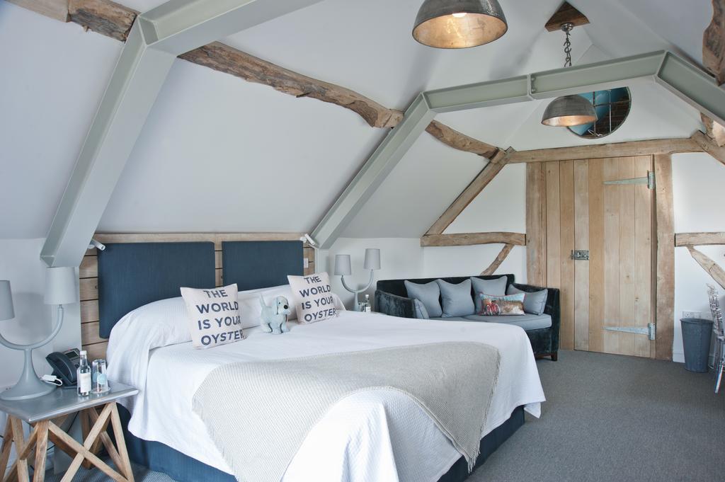 The Bell, Alderminster Bed & Breakfast สแตรทฟอร์ด อะพอน เอวอน ภายนอก รูปภาพ